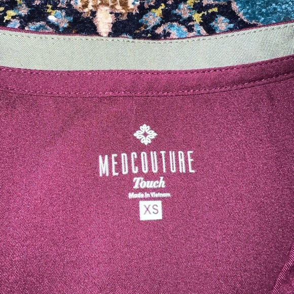 Med Couture Touch Women's Scrub Set - Picture 6 of 10